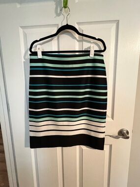 Roz & Ali Black Pencil Skirt with Aqua and White Stripes